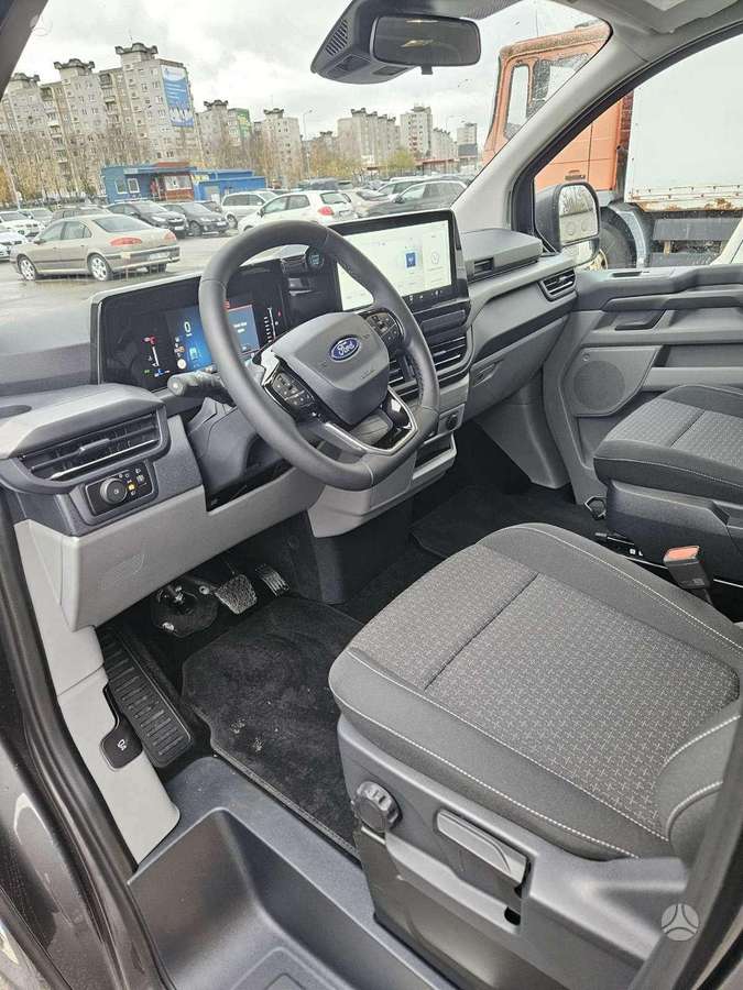 Ford Transit Custom, keleivinis mikroautobusas
