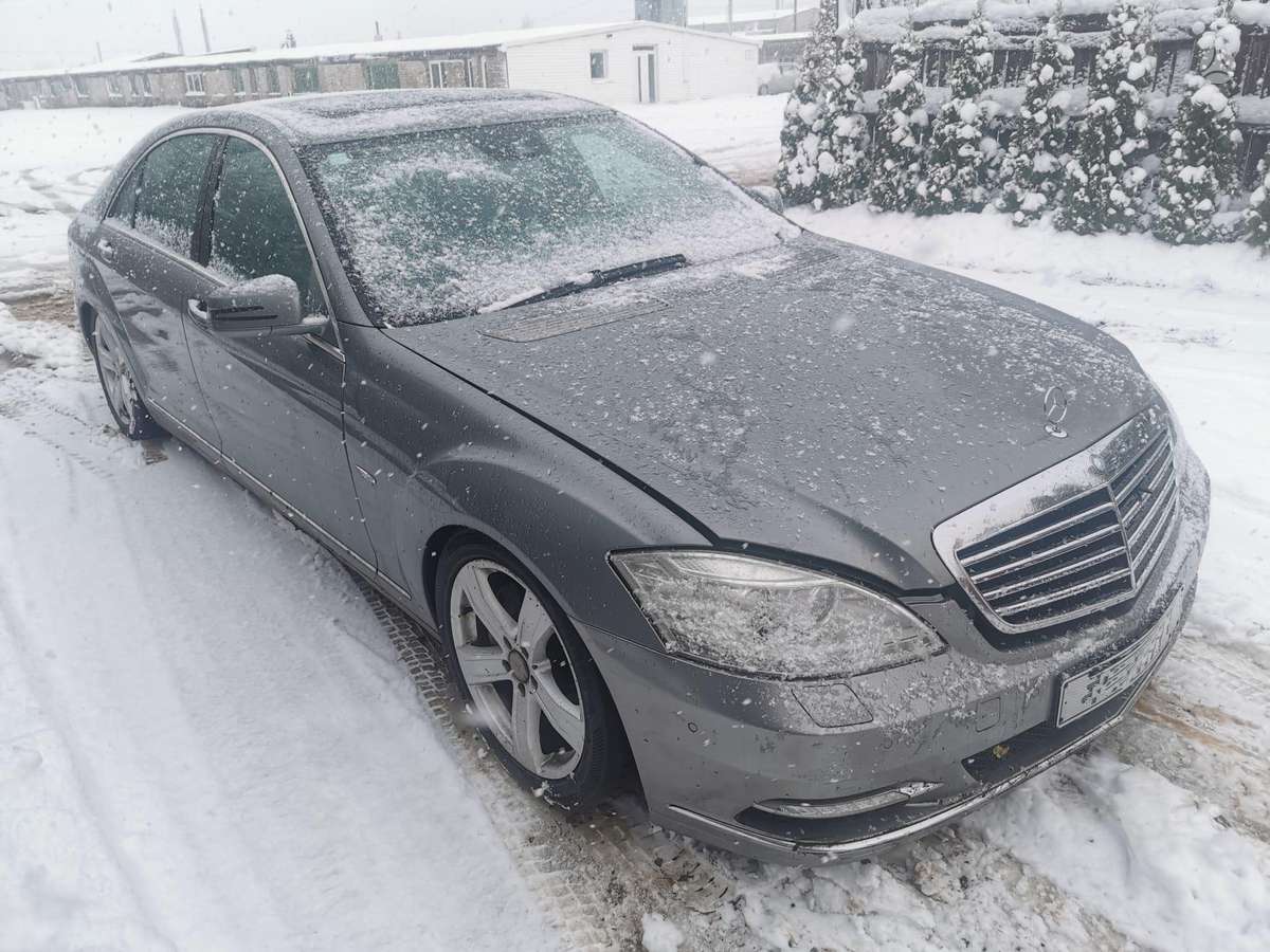 Mercedes-Benz S350 dalimis