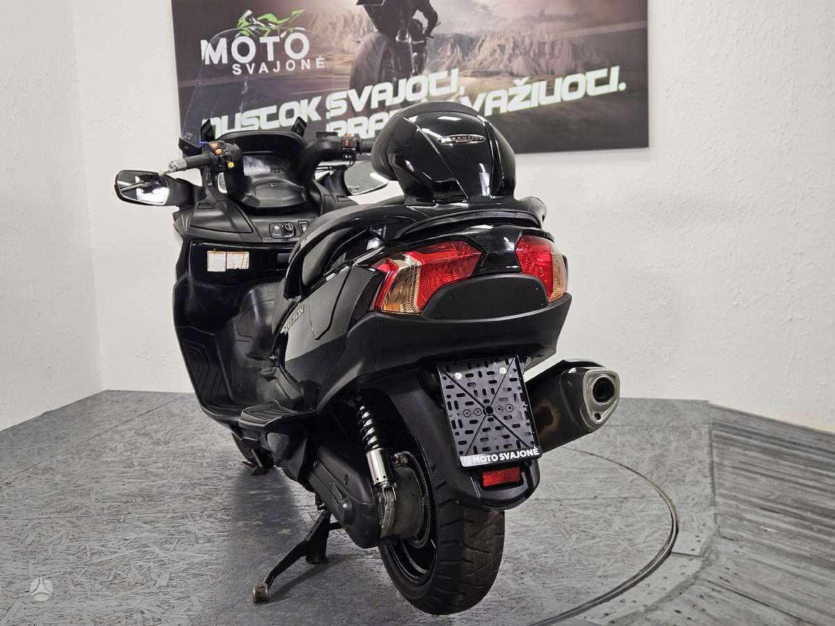 Suzuki Burgman 650cc, scooters / mopeds