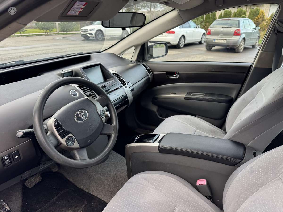 Toyota Prius, 1.5 l., Хэтчбек