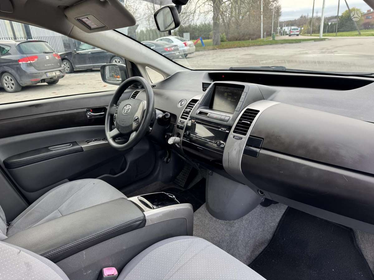 Toyota Prius, 1.5 l., hatchback