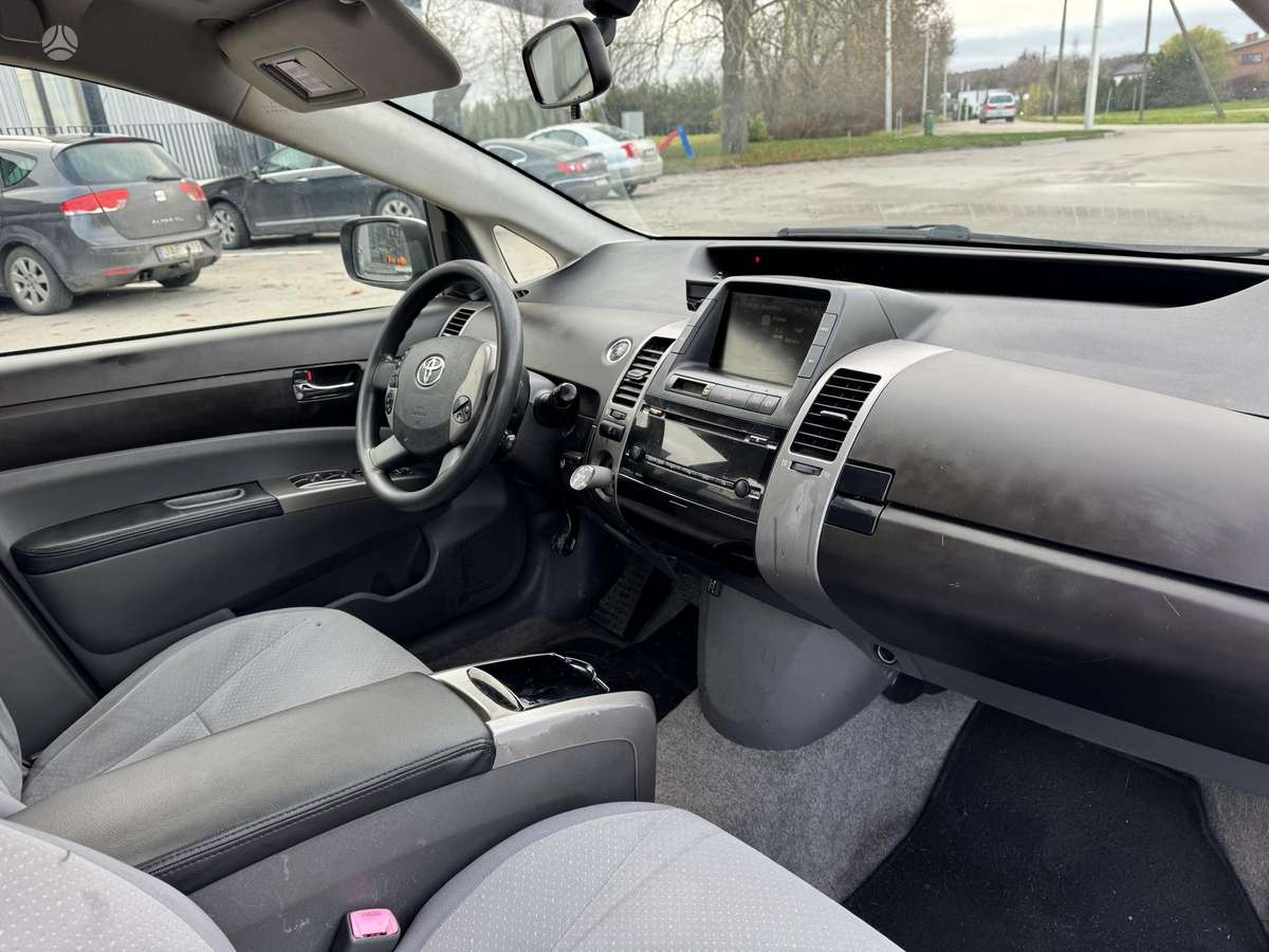 Toyota Prius, 1.5 l., Хэтчбек