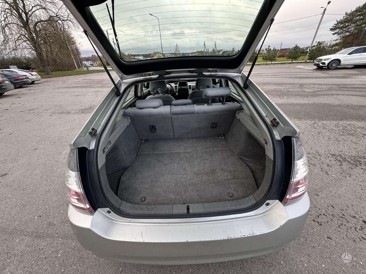 Toyota Prius, 1.5 l., Хэтчбек