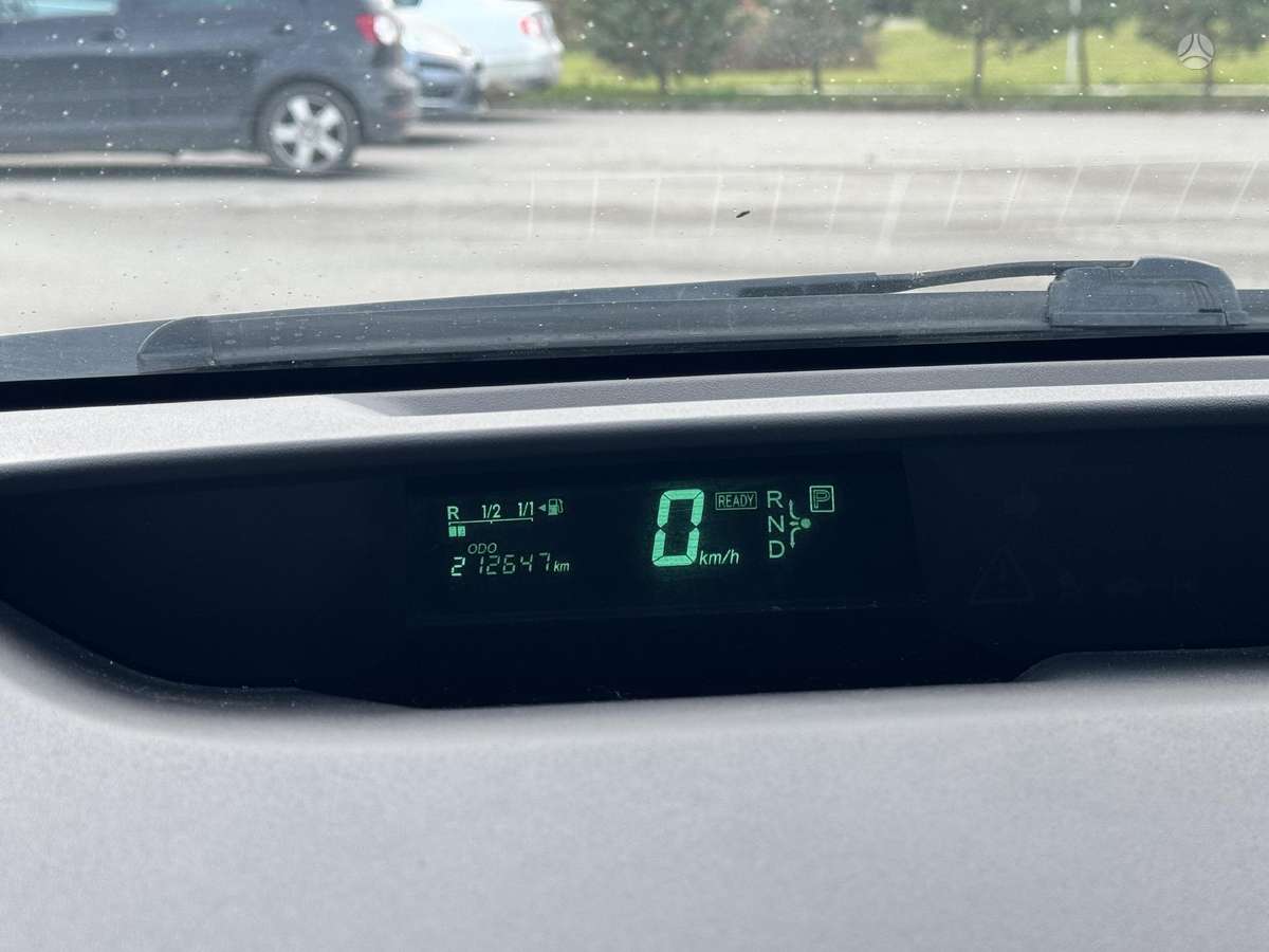 Toyota Prius, 1.5 l., Хэтчбек