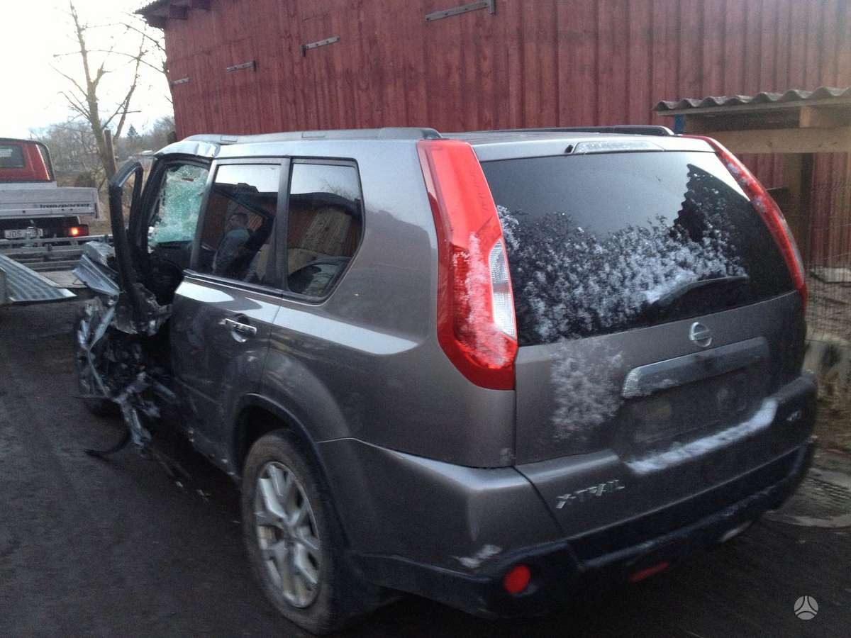 Nissan X-Trail dalimis