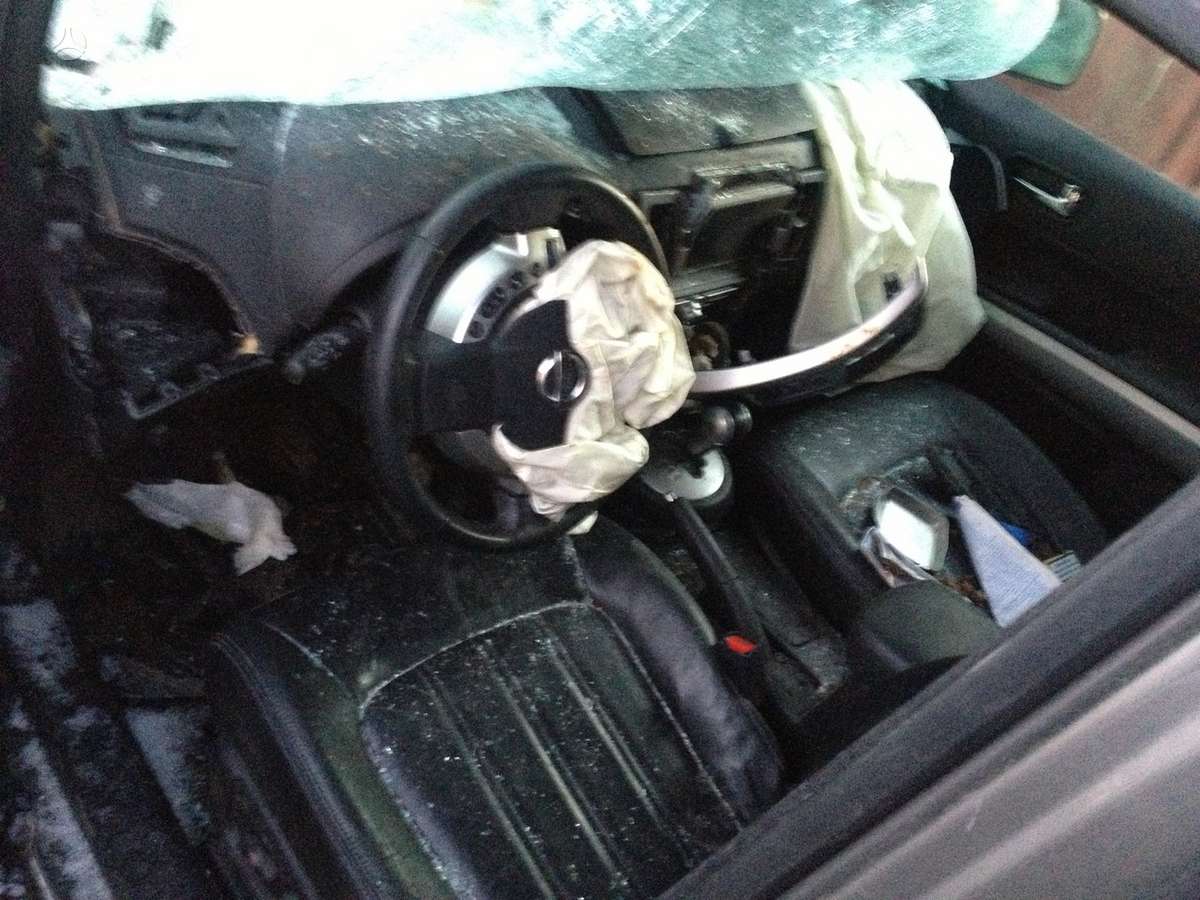 Nissan X-Trail dalimis