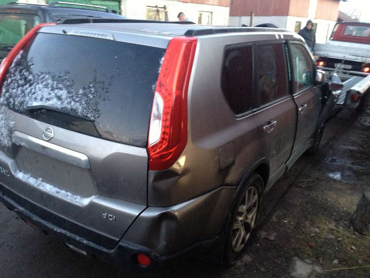 Nissan X-Trail dalimis