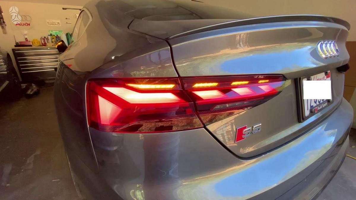 Audi A5 gaismas