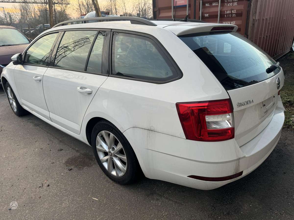 Skoda Octavia rezerves daļās. Dalimis
