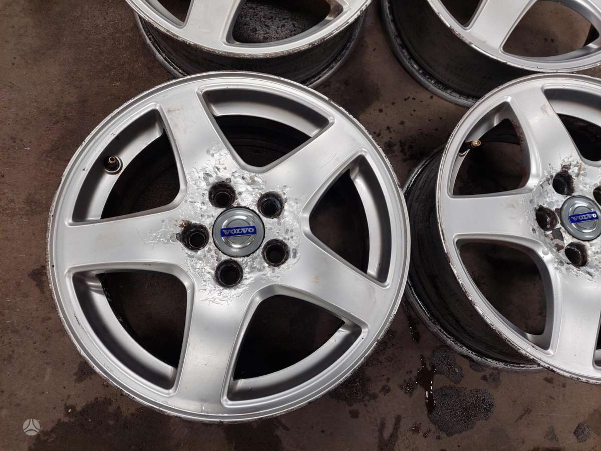 Volvo, lengvojo lydinio, R16