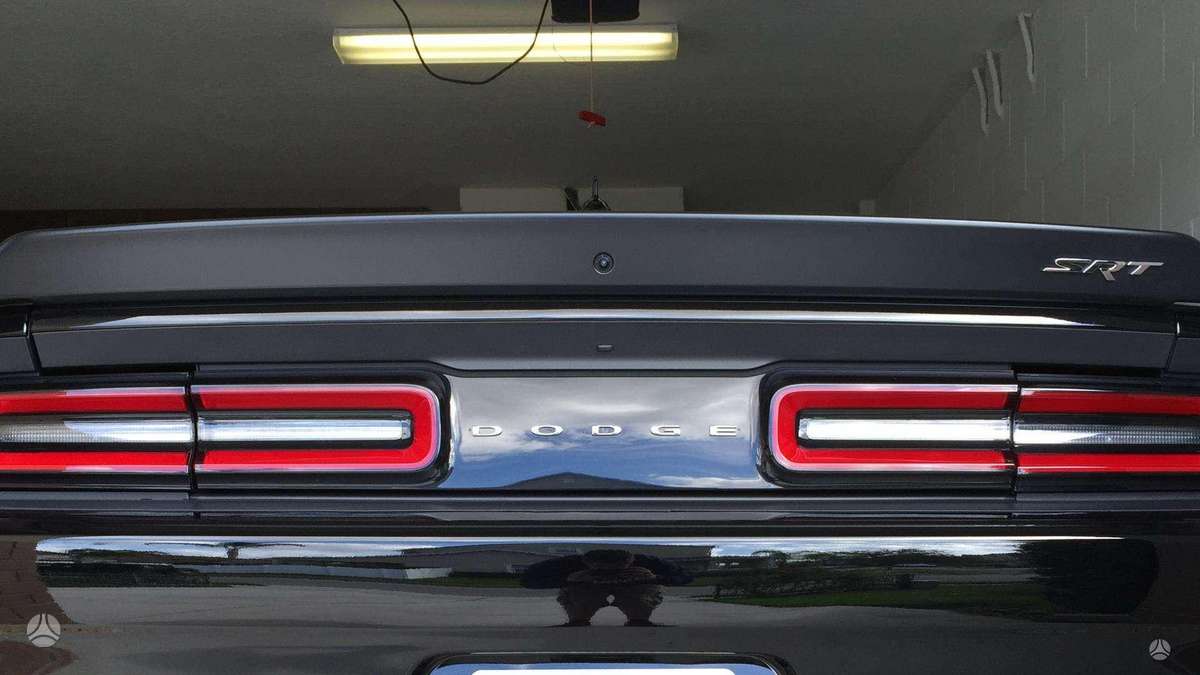 Dodge Challenger žibintai
