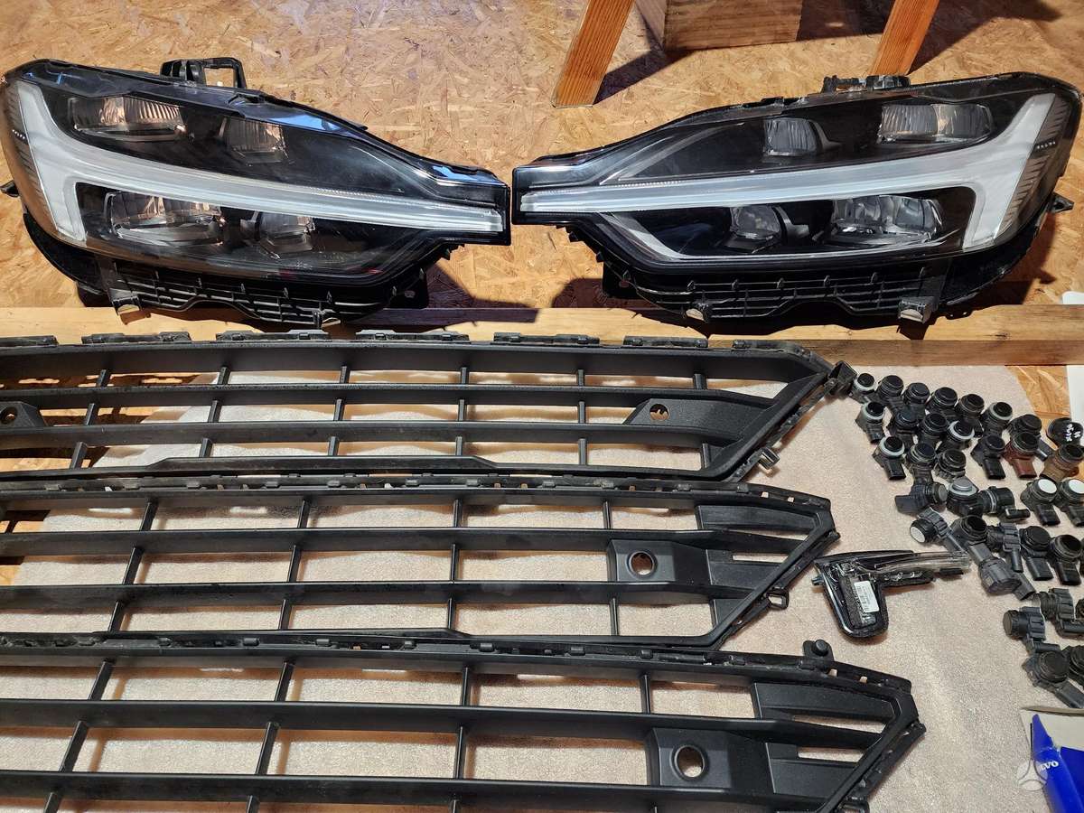 Volvo XC60, 32286570, mirrors, lights, front grill