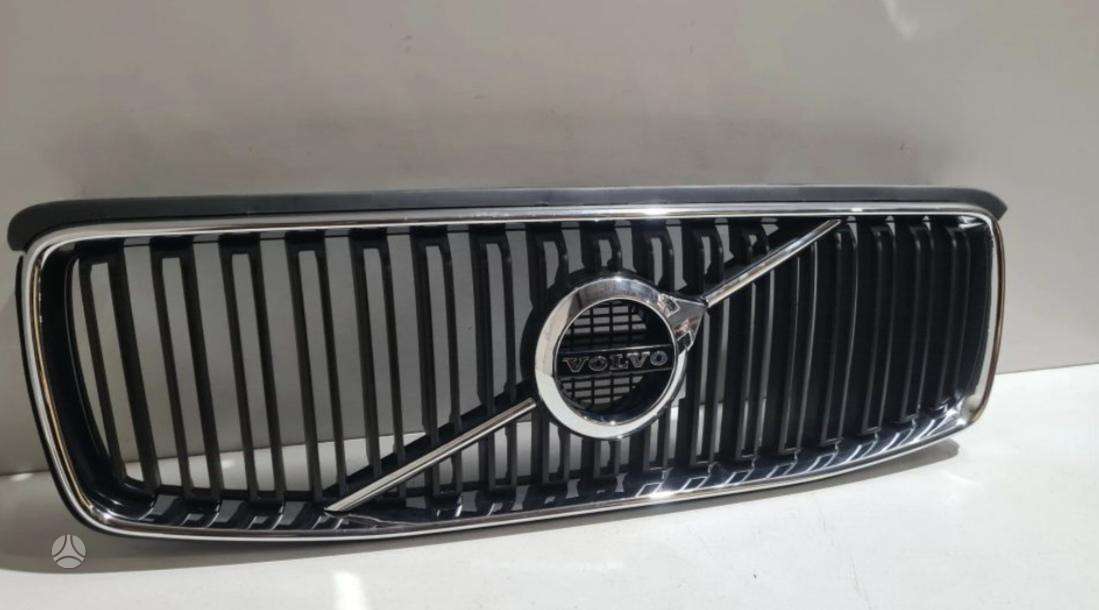 Volvo XC90 front grill