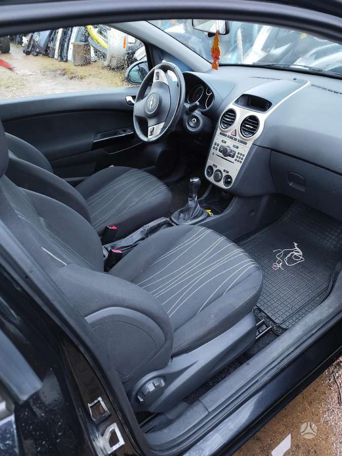 Opel Corsa по частям