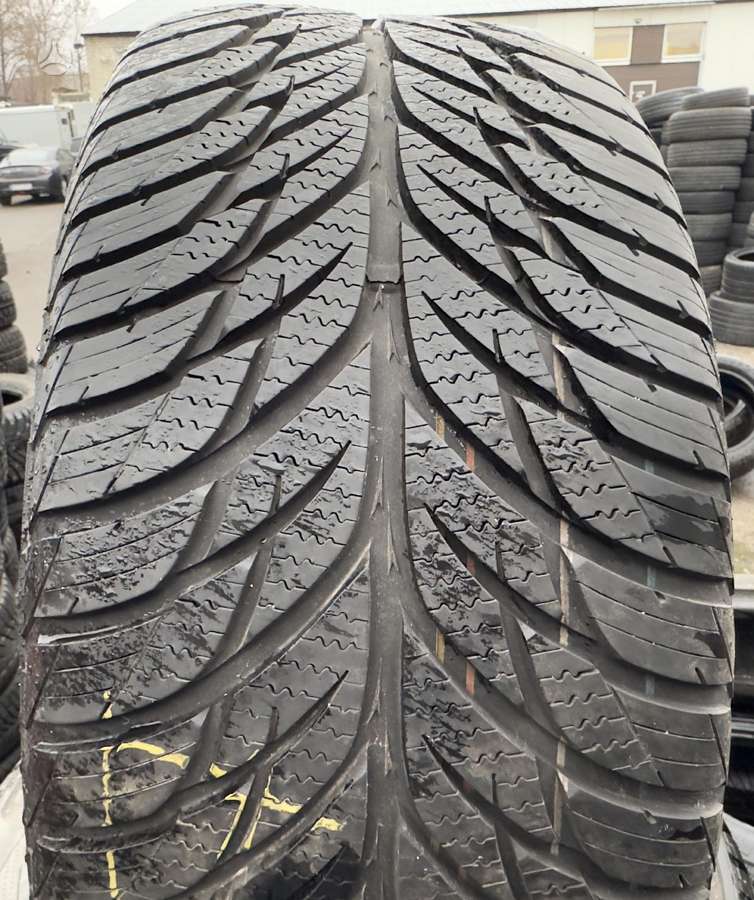 Uniroyal AllSeasonExpert, winter 235/45 R17