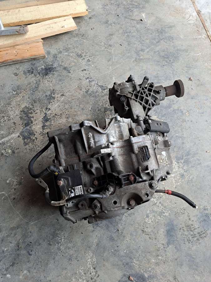 Volvo XC60 pavarų dėžė