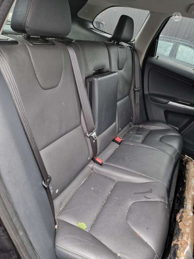 Volvo XC60 dalimis