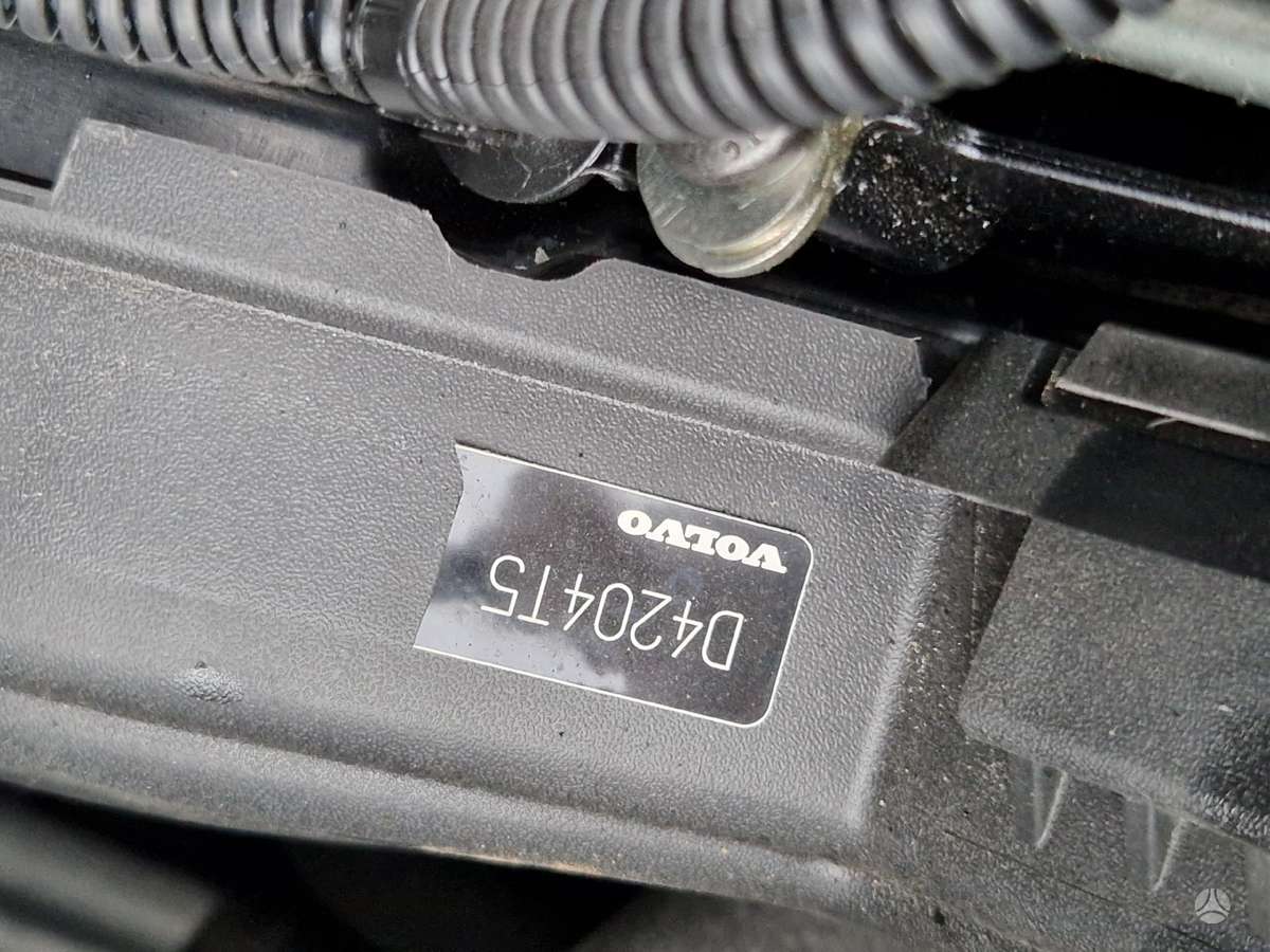 Volvo XC60 dalimis