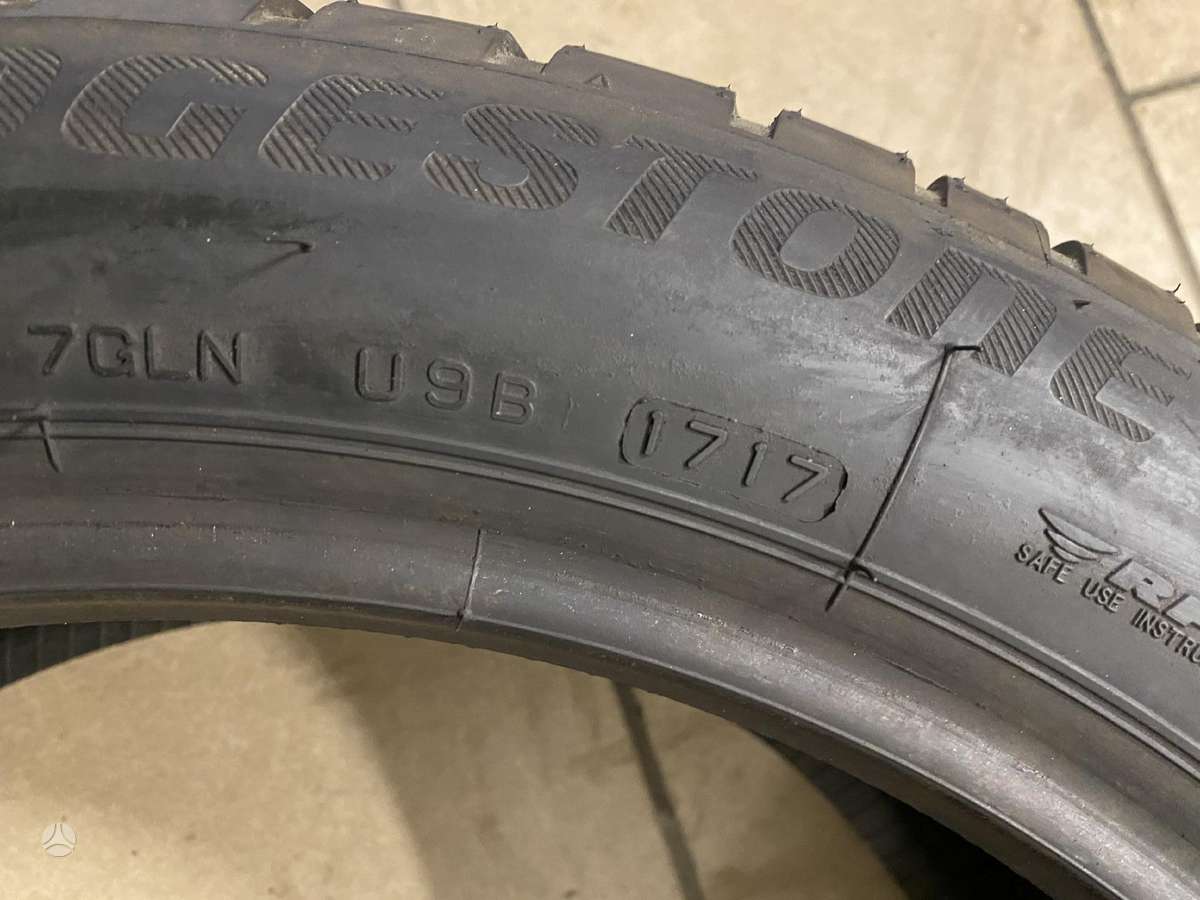 Bridgestone Blizzak lm001, зимние 245/45 R19