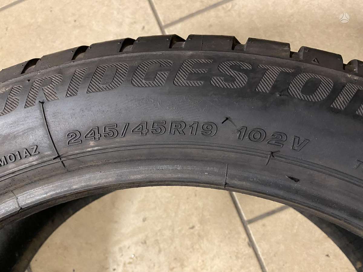 Bridgestone Blizzak lm001, зимние 245/45 R19