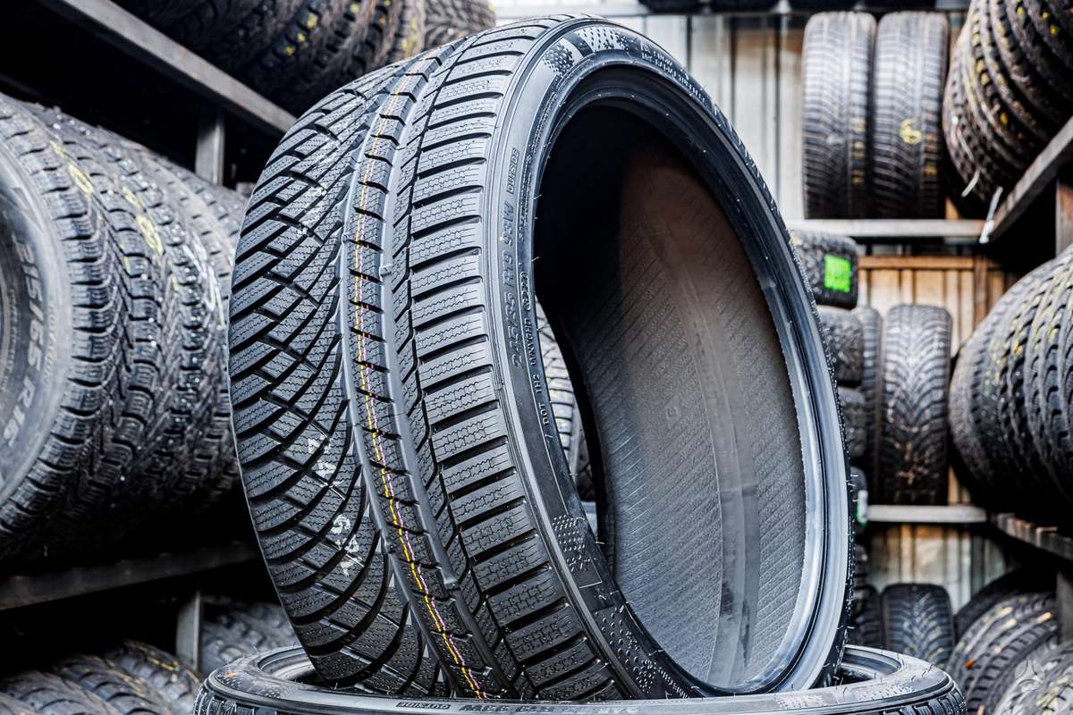 Kumho Wintercraft WP72, winter 275/30 R19
