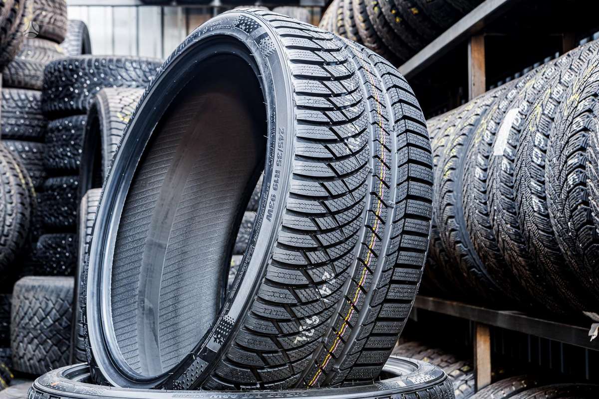 Kumho Wintercraft WP72, winter 275/30 R19