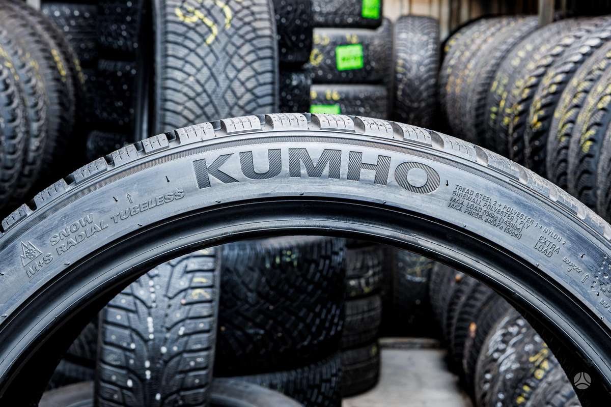 Kumho Wintercraft WP72, winter 275/30 R19