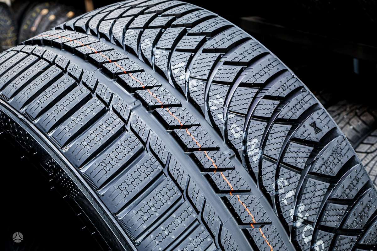 Kumho Wintercraft WP72, winter 275/30 R19