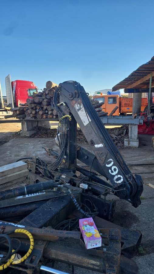Palfinger 10700, cranes / grapples