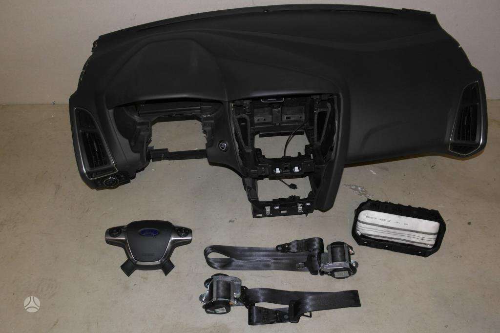 Ford Focus по частям. vilnius kaunas