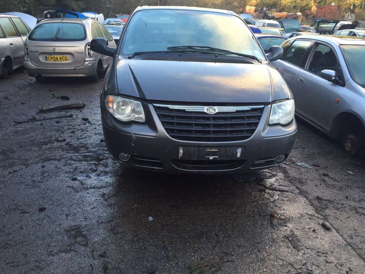 Chrysler Voyager dalimis. 2 8 crd geras variklis
