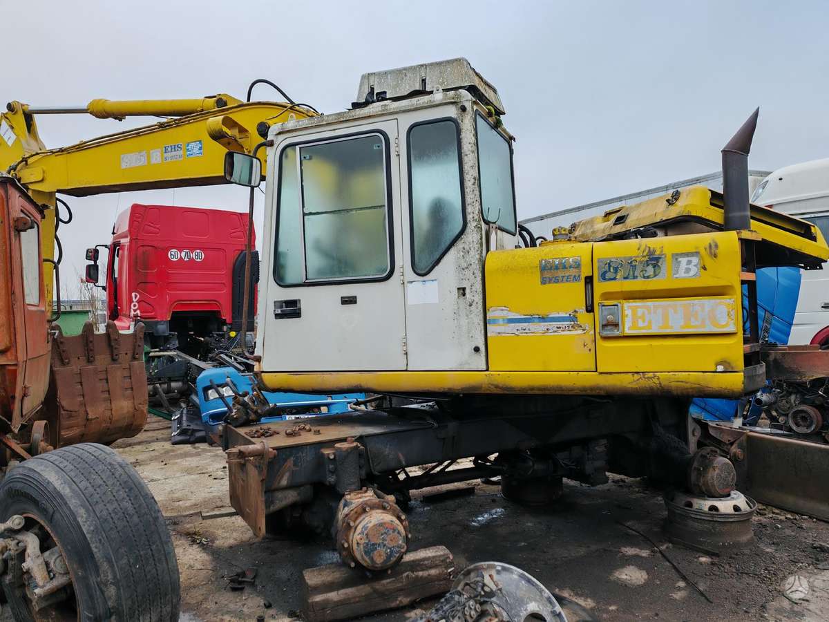 ETEC 815B, экскаваторы