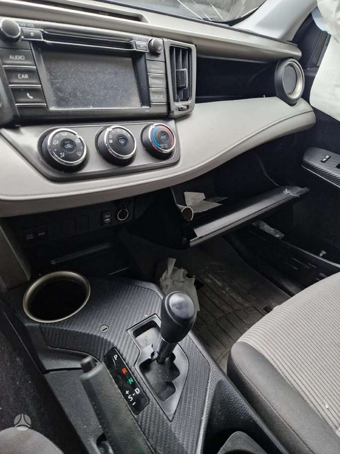 Toyota RAV4 dalimis