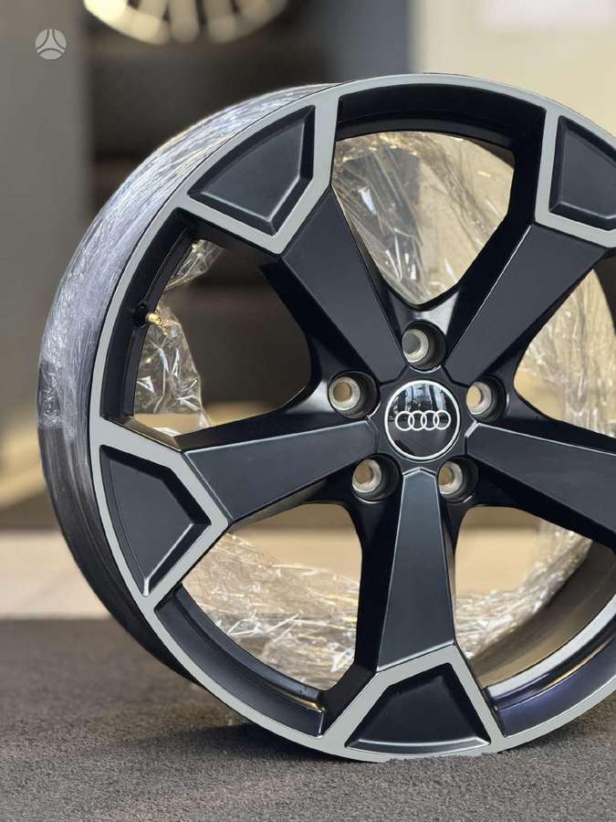 Audi Q3 ORIGINALŪS NR.635, light alloy, R19