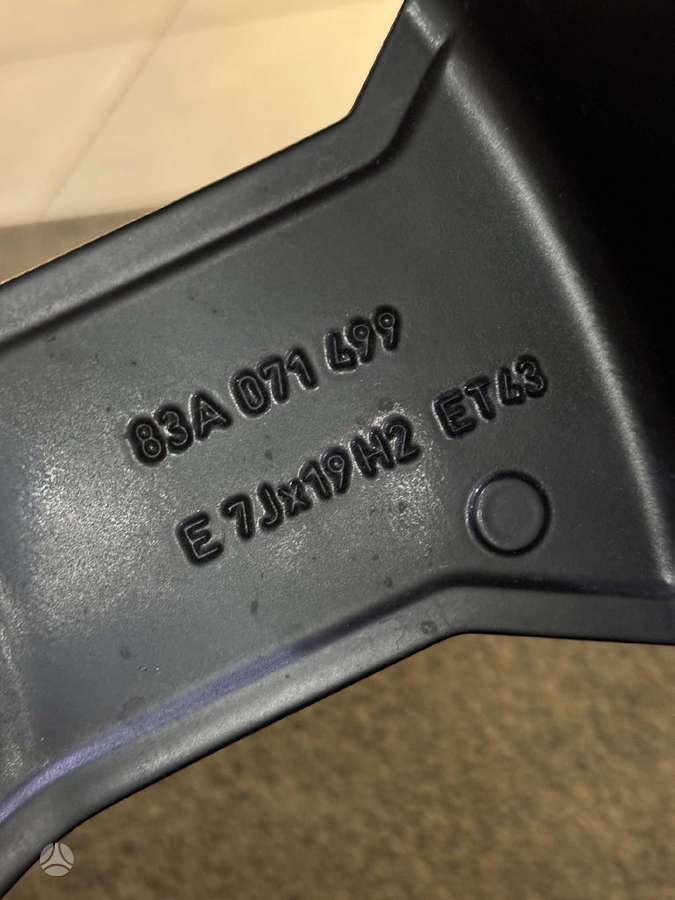 Audi Q3 ORIGINALŪS NR.635, light alloy, R19