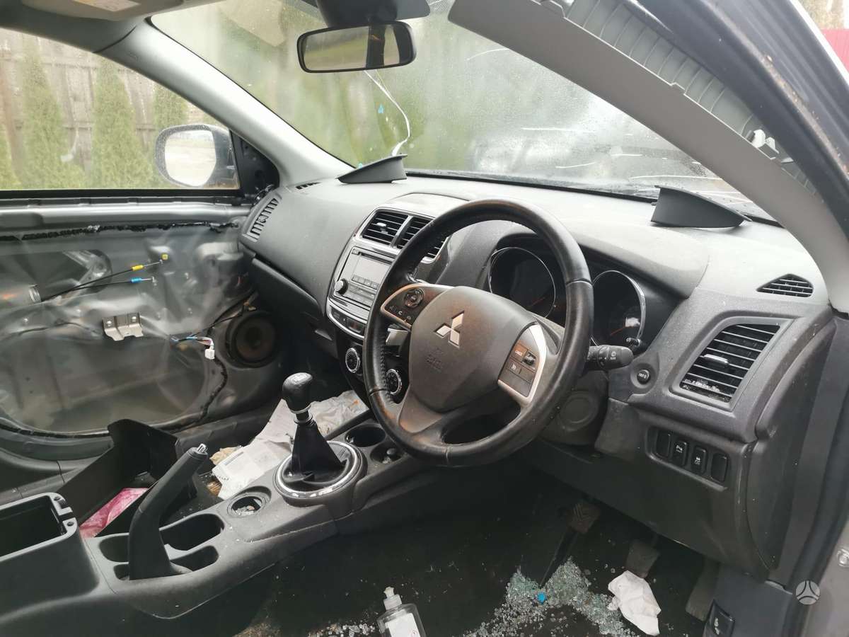 Mitsubishi ASX for parts
