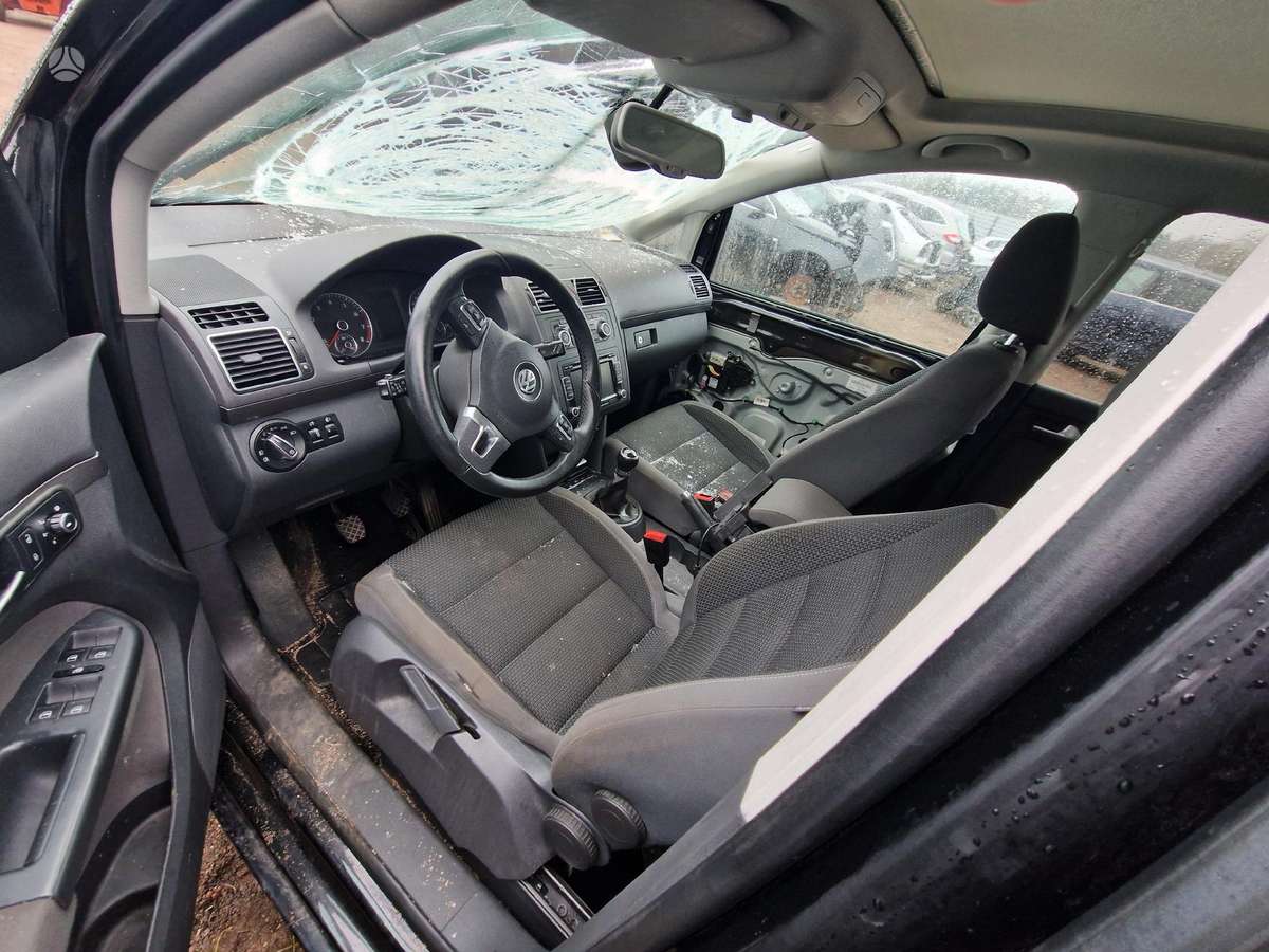 Volkswagen Touran по частям