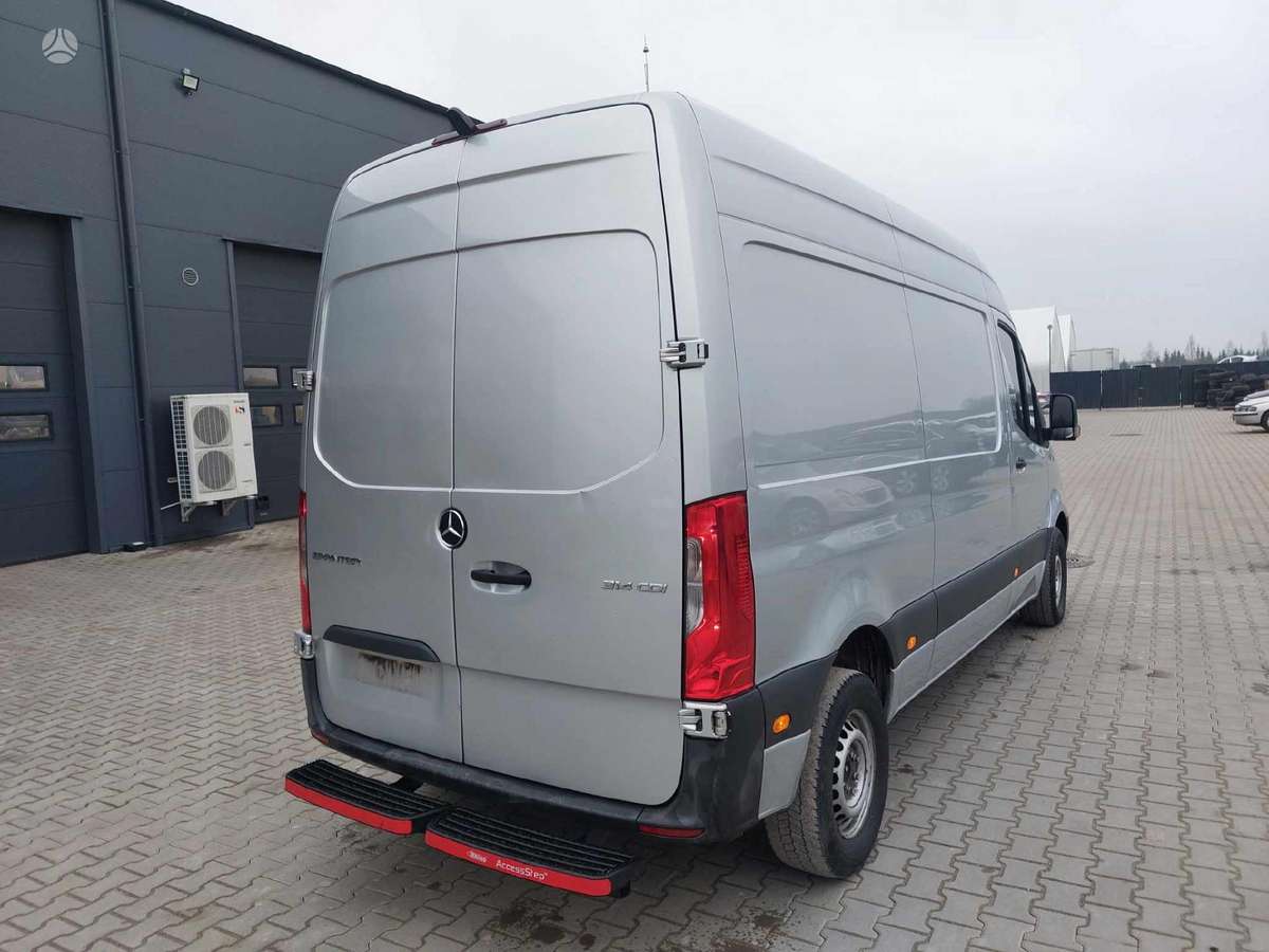 Mercedes-Benz Sprinter, cargo vans