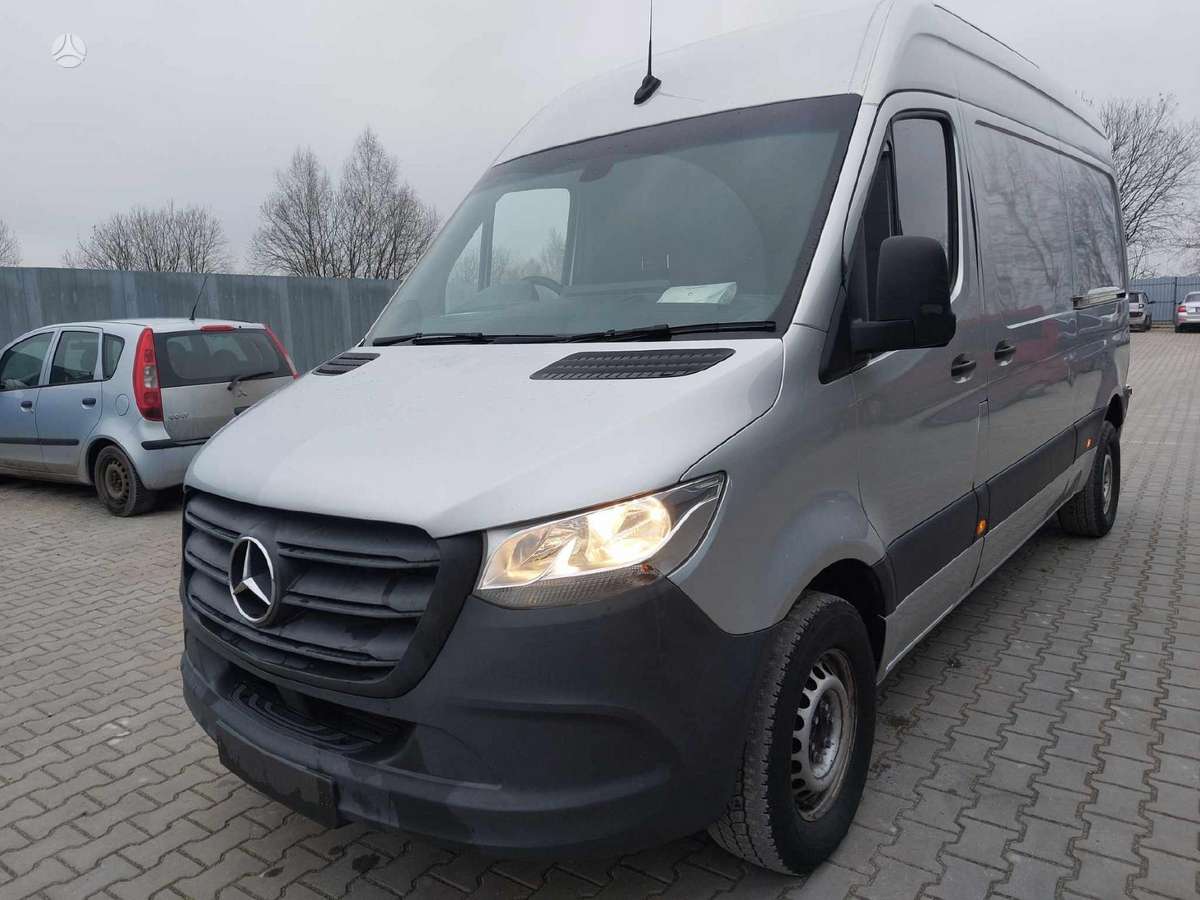 Mercedes-Benz Sprinter, cargo vans