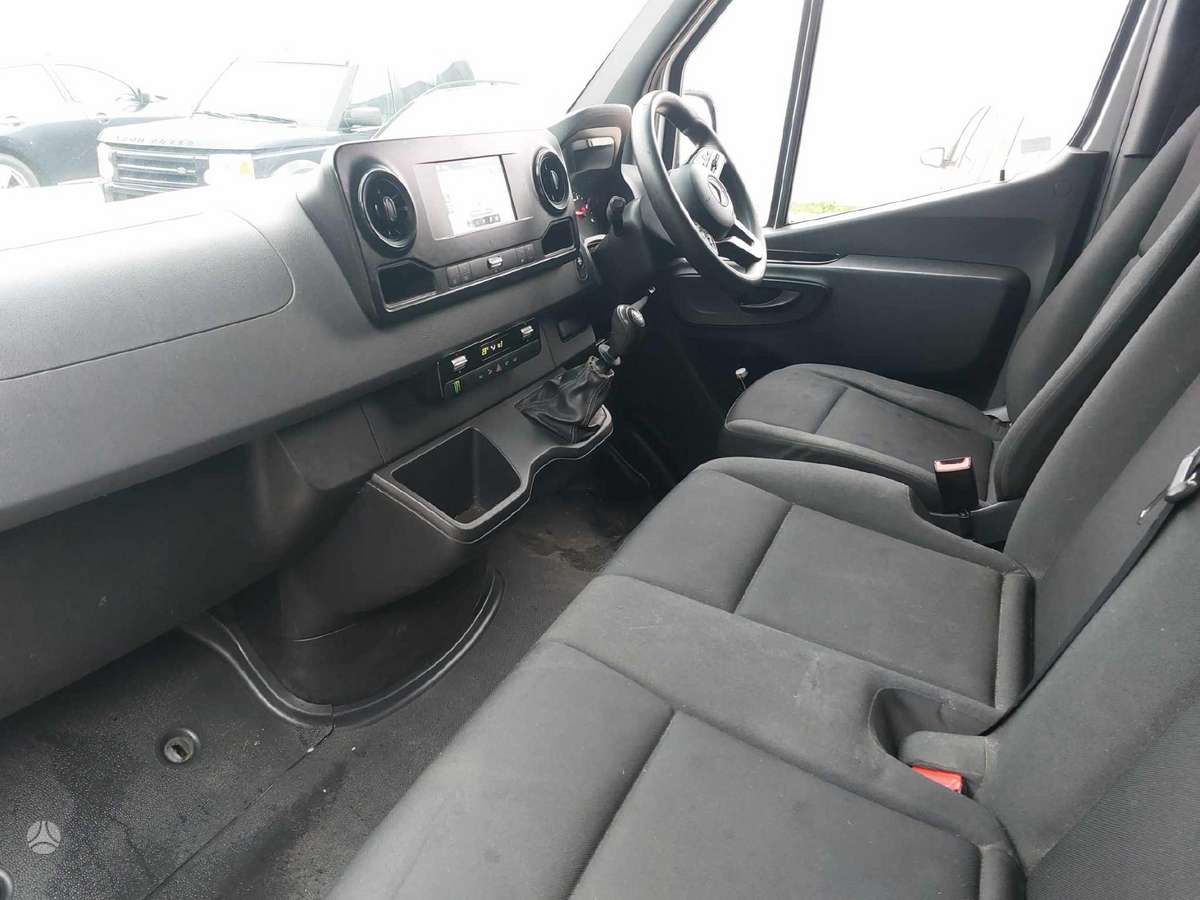 Mercedes-Benz Sprinter, cargo vans