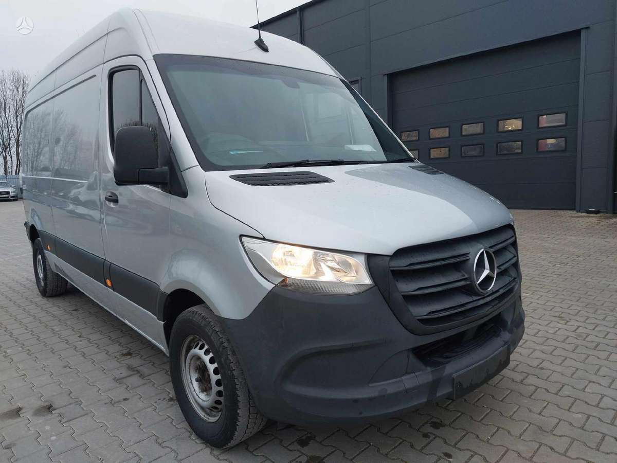 Mercedes-Benz Sprinter, cargo vans