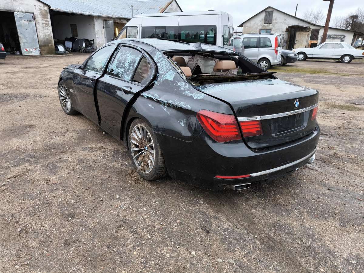 BMW 740 for parts