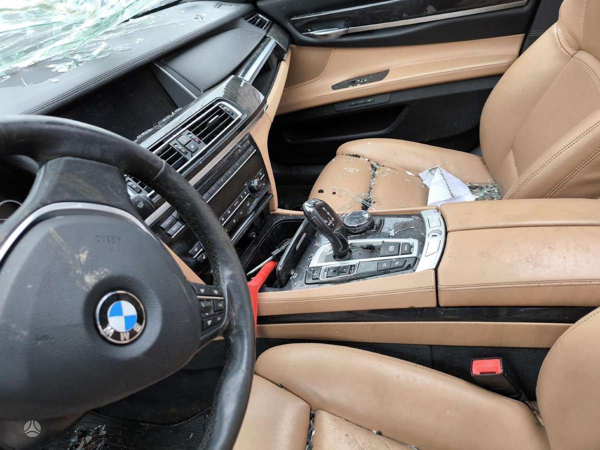 BMW 740 for parts