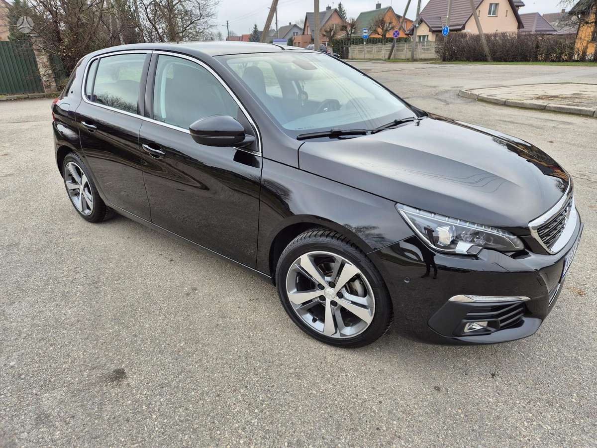 Peugeot 308, 1.2 l., hatchback