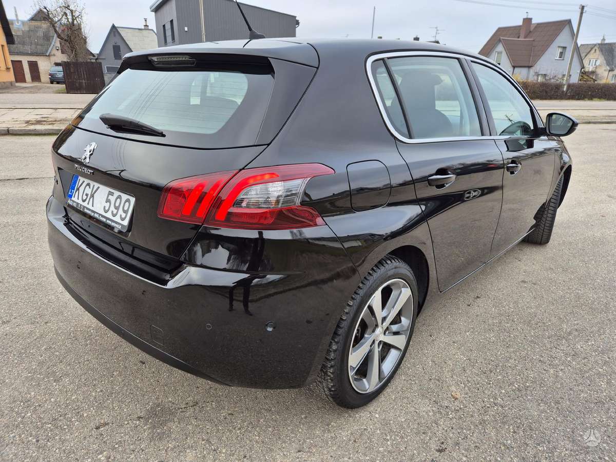 Peugeot 308, 1.2 l., hatchback