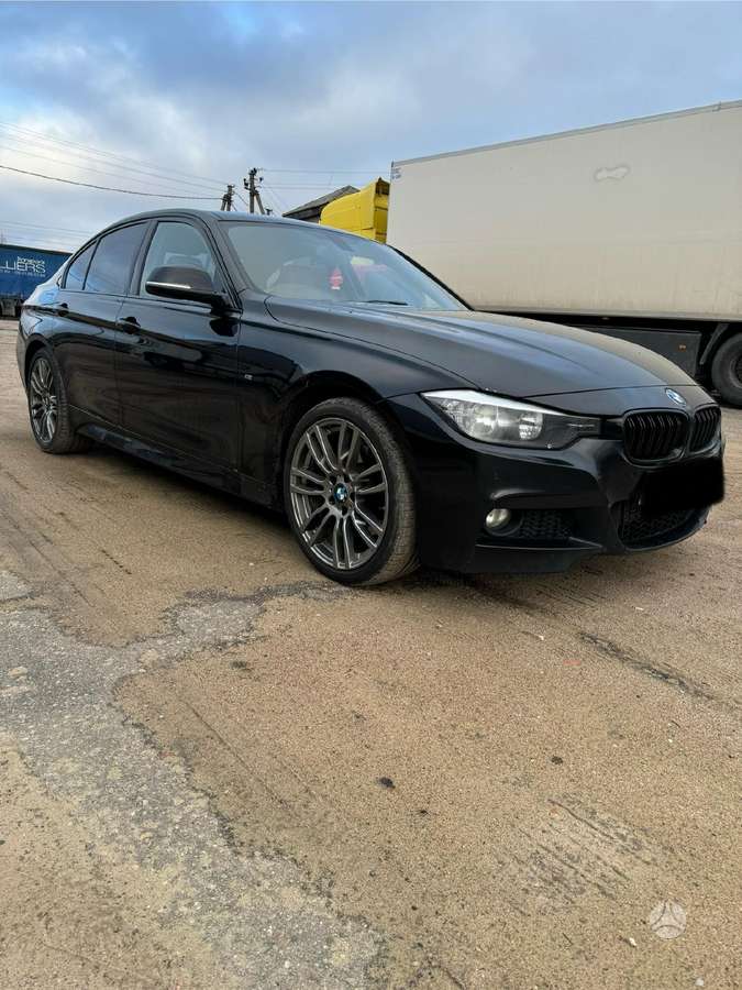 BMW 330 dalimis. Spalva 475