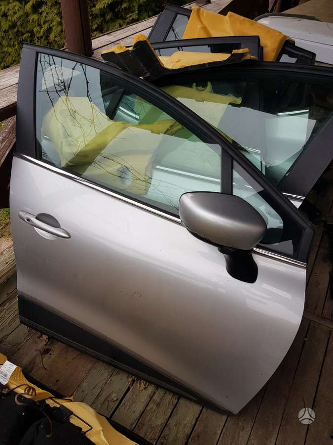 Renault Clio kėbulo dalys