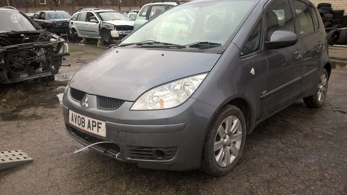 Mitsubishi Colt for parts