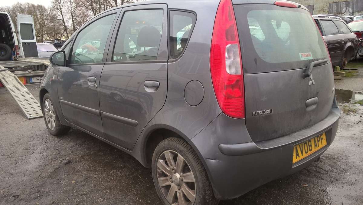 Mitsubishi Colt rezerves daļās