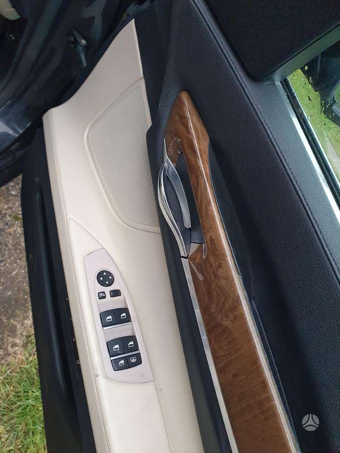 BMW 730 Dalimis longas